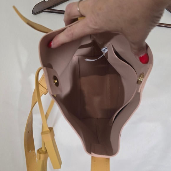 Miniso Pink Bucket Bag Tan Straps Tassel Accent Shoulder Crossbody - Picture 12 of 13